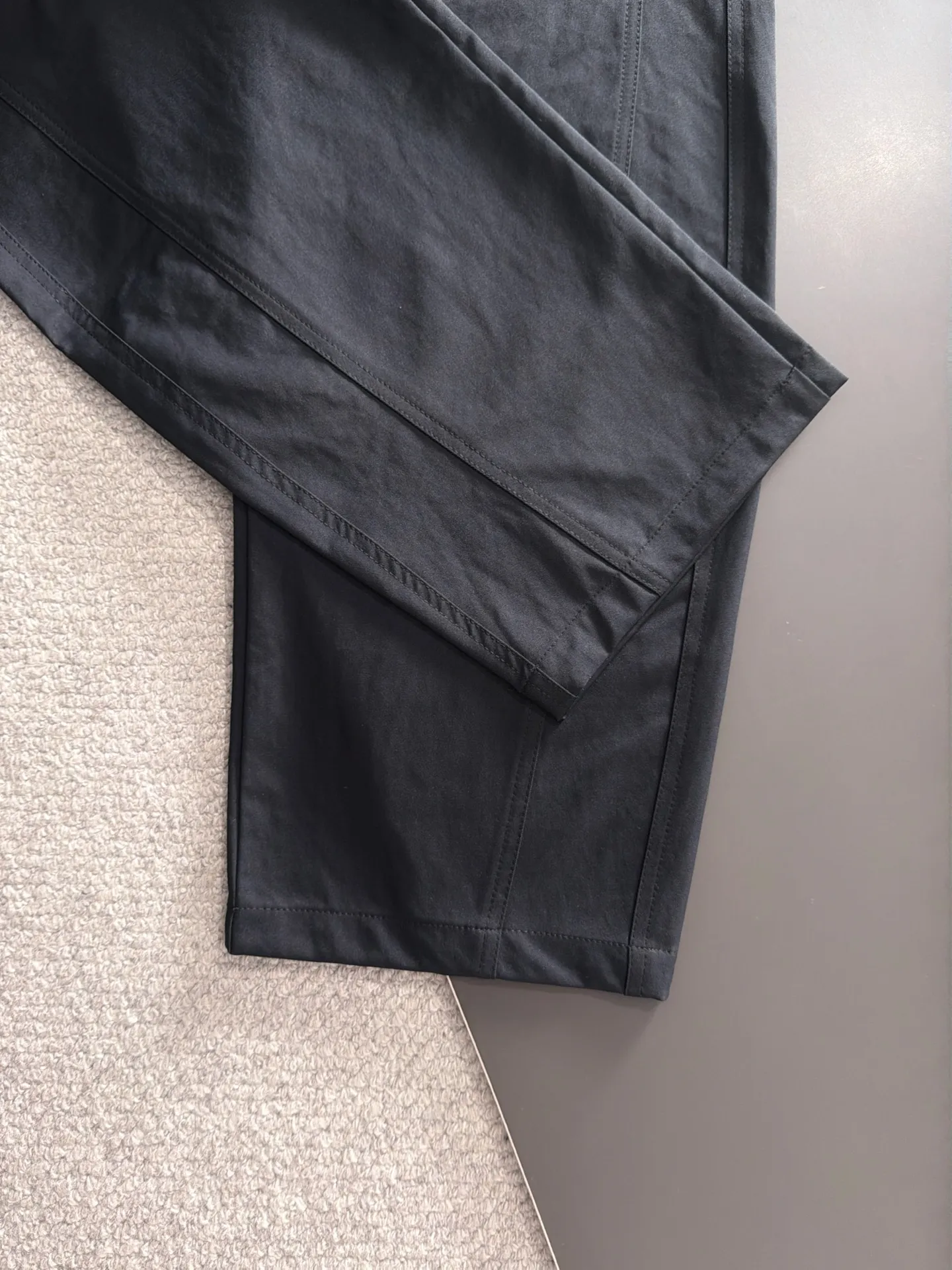Next day shipment LP high quality Loro Piana 26ss autumn and winter new high-quality trousers Compare real-life details at will A perfect choice for autumn and winter. A must-have item. Sizes: M to 3XL (please state your height and weight when placing an order)
